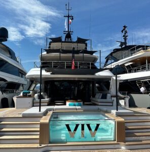 Esterno yacht in esposizione al Cannes YF 2024